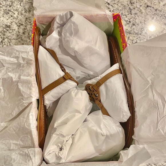 Tory Burch “mini millers” size 8 - Picture 3 of 8